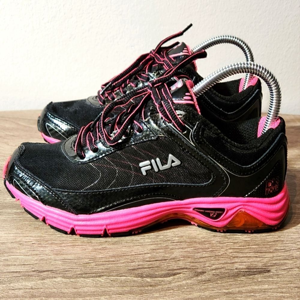 WOMEN'S FILA TRAINING ATHLETIC SHOES BLACK/PINK COLOR SIZE 6